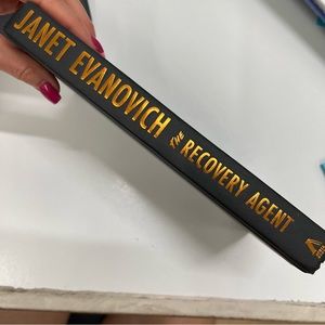 ‘The Recovery Agent’ by Janet Evanovich